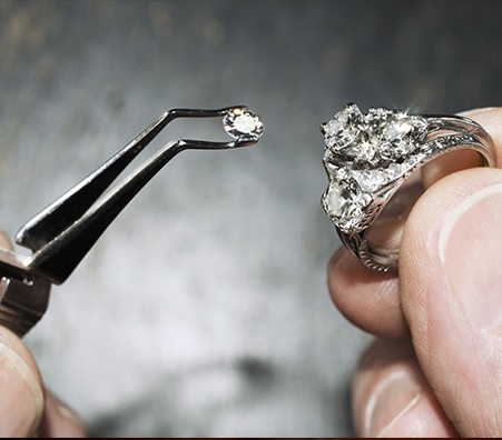 Selling Diamond Ring | Sell Engagement Ring | Sell Wedding Ring